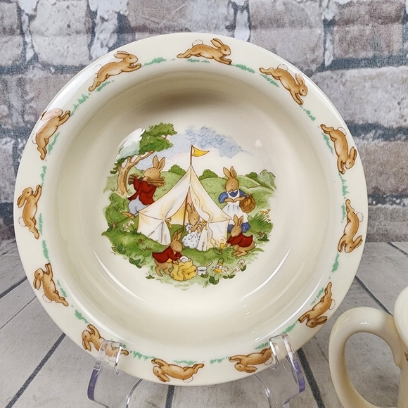 Royal Doulton Bunnykins Baby Bowl and 2 Handled Mug Set Earthenware Cream - Picture 5 of 11